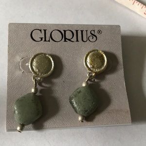 Glorious gem earring